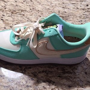 Nike air force 1 07 lx